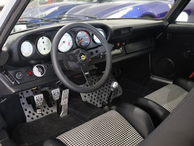 PORSCHE 911 - 6