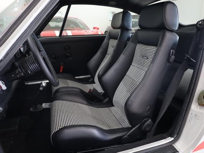 PORSCHE 911 - 9