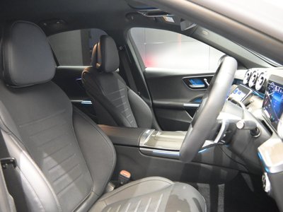 صورة مصغرة 14 لـ 2025 MERCEDES-BENZ C-CLASS