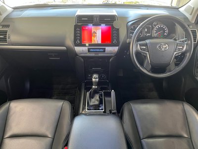 TOYOTA LAND CRUISER PRADO - 10