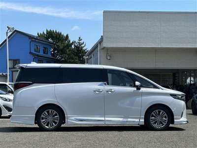 2025 Toyota ALPHARD — фото 6