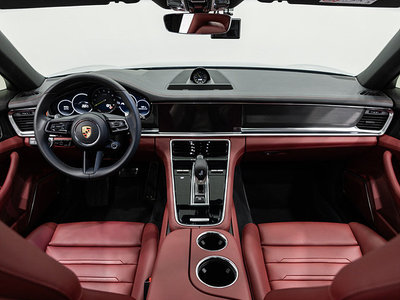 PORSCHE PANAMERA - 4