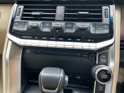 2024 Toyota LAND CRUISER 300 — миниатюра 20