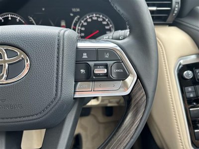 2024 Toyota LAND CRUISER 300 — миниатюра 24