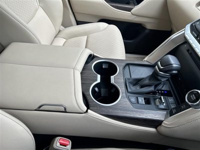2024 Toyota LAND CRUISER 300 — миниатюра 21