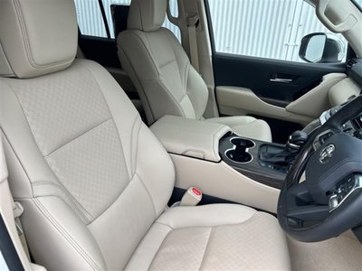 2024 Toyota LAND CRUISER 300 — миниатюра 31