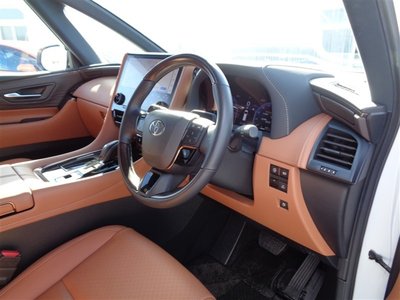 2024 Toyota VELLFIRE photo 2