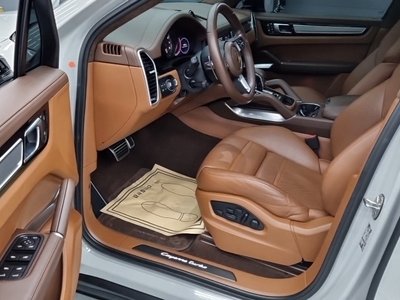 PORSCHE CAYENNE - 10