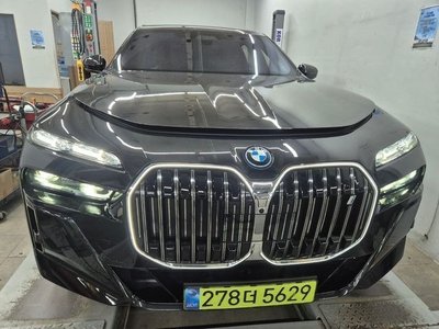 BMW I7 - 1