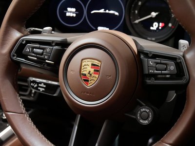 PORSCHE 911 CABRIOLET - 10