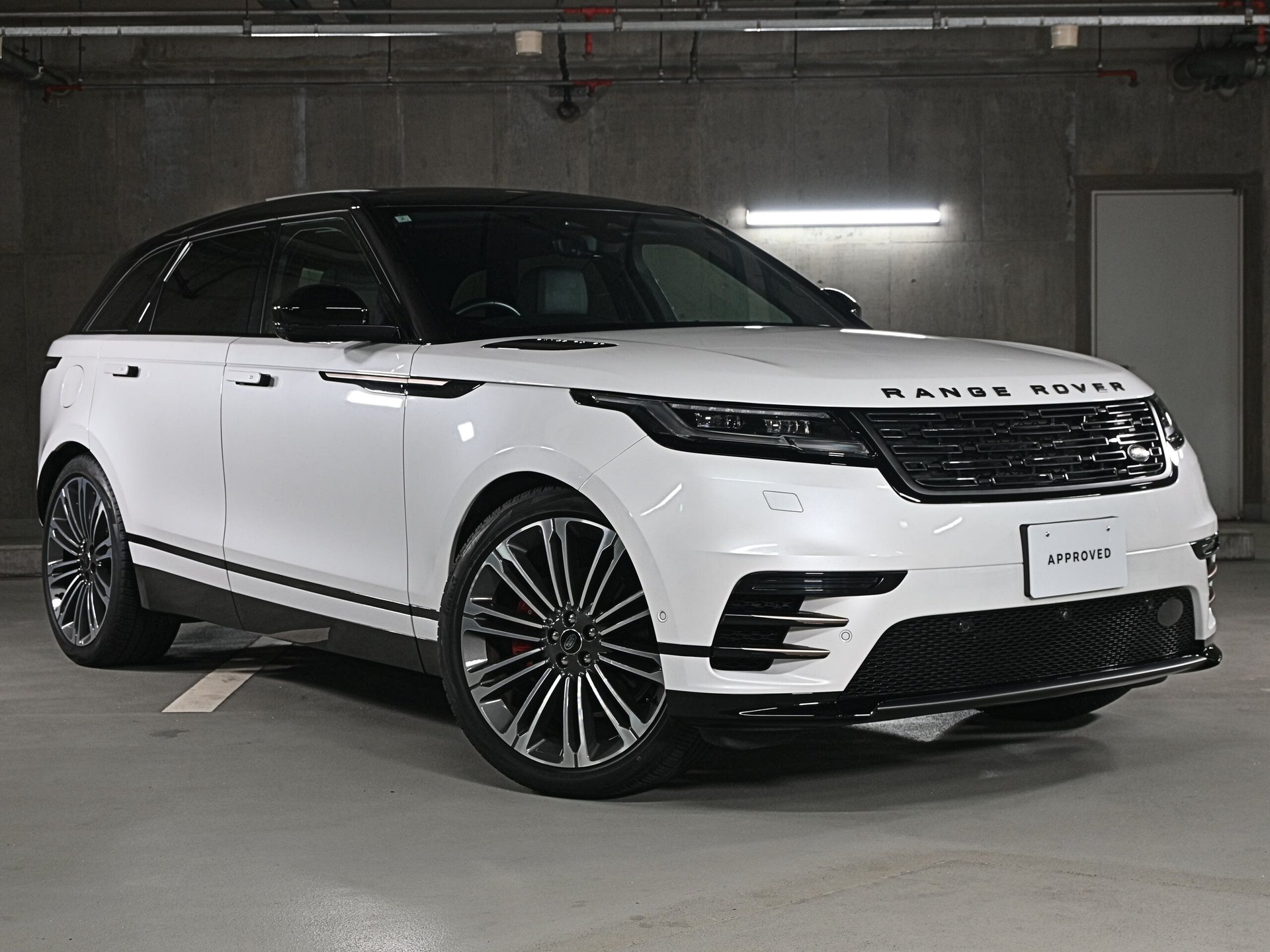 LAND ROVER RANGE ROVER VELAR - View 1