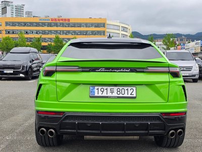 LAMBORGHINI URUS - 3