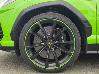 LAMBORGHINI URUS - 6