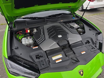 LAMBORGHINI URUS - 7