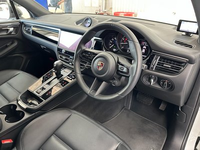صورة 9 لـ 2023 Porsche MACAN