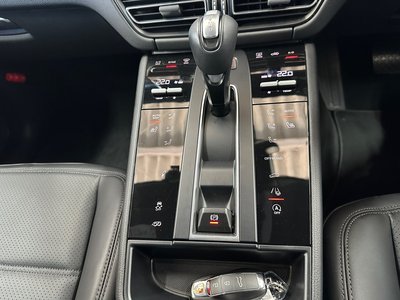 صورة مصغرة 14 لـ 2023 Porsche MACAN