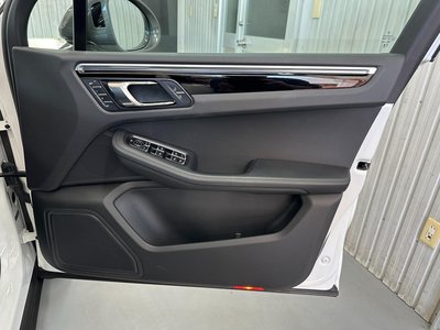 صورة مصغرة 17 لـ 2023 Porsche MACAN