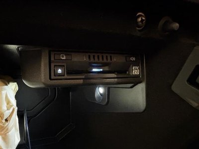 صورة مصغرة 21 لـ 2021 Lexus IS