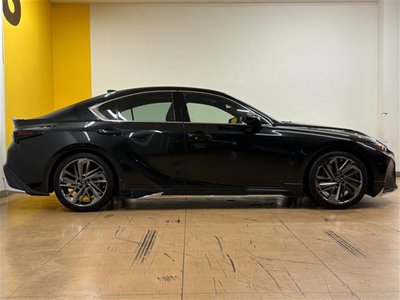 صورة مصغرة 35 لـ 2021 Lexus IS