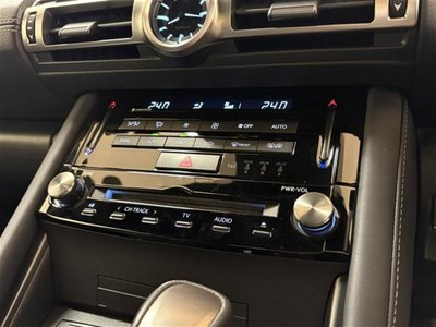 صورة مصغرة 13 لـ 2021 Lexus IS