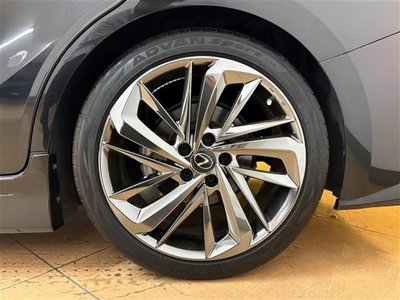 صورة مصغرة 40 لـ 2021 Lexus IS