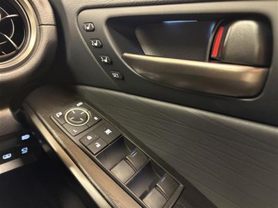 صورة مصغرة 22 لـ 2021 Lexus IS