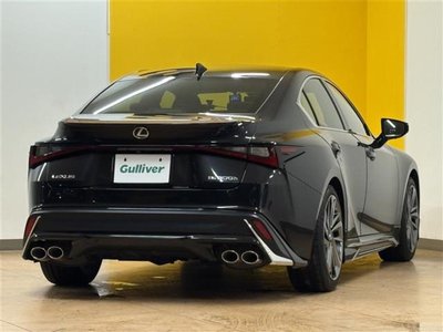 صورة مصغرة 32 لـ 2021 Lexus IS