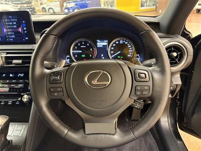 صورة مصغرة 45 لـ 2021 Lexus IS