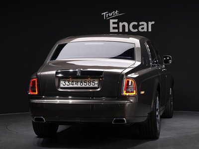 ROLLS-ROYCE PHANTOM - 4