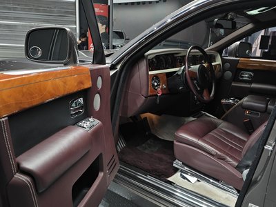 ROLLS-ROYCE PHANTOM - 10