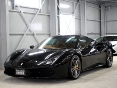 FERRARI 488 - 1