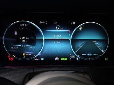 MERCEDES-BENZ E-CLASS - 8