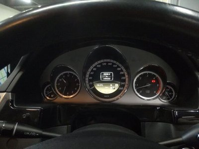 MERCEDES-BENZ E-CLASS - 6