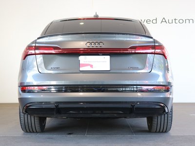 AUDI E-TRON - 5