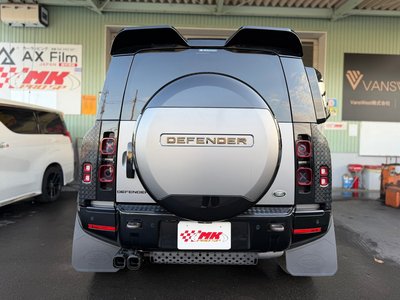 LAND ROVER DEFENDER - 7