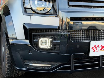 LAND ROVER DEFENDER - 10