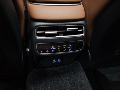 2024 Genesis GV70 — миниатюра 19