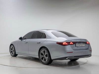 MERCEDES-BENZ E-CLASS - 4