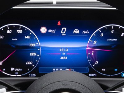 MERCEDES-BENZ E-CLASS - 8