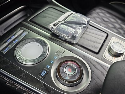 2021 Genesis GV80 thumbnail 12