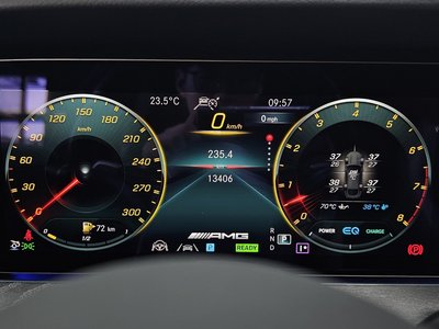 صورة 8 لـ 2023 Mercedes-BENZ GT AMG
