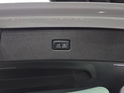 2021 AUDI Q8 — миниатюра 20