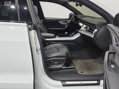 2021 AUDI Q8 — миниатюра 11