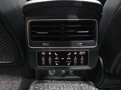 2021 AUDI Q8 — миниатюра 17