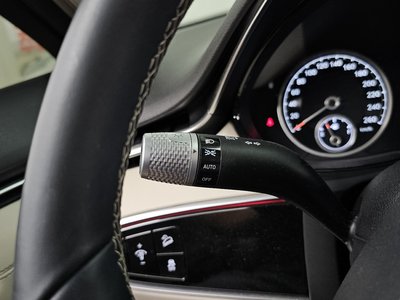 2022 Genesis GV70 thumbnail 30