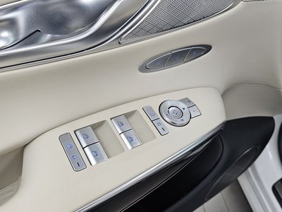 2022 Genesis GV70 thumbnail 29