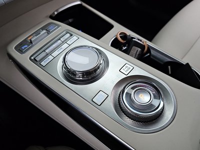 2022 Genesis GV70 thumbnail 12