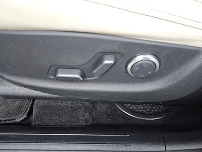 2022 Genesis GV70 thumbnail 31