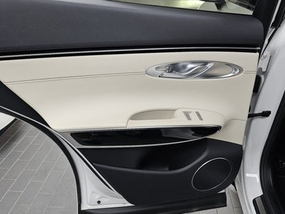 2022 Genesis GV70 thumbnail 15