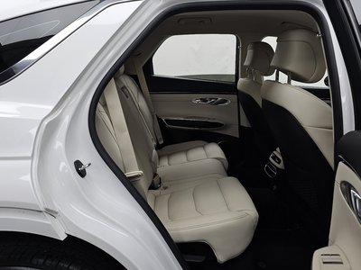 2022 Genesis GV70 thumbnail 18